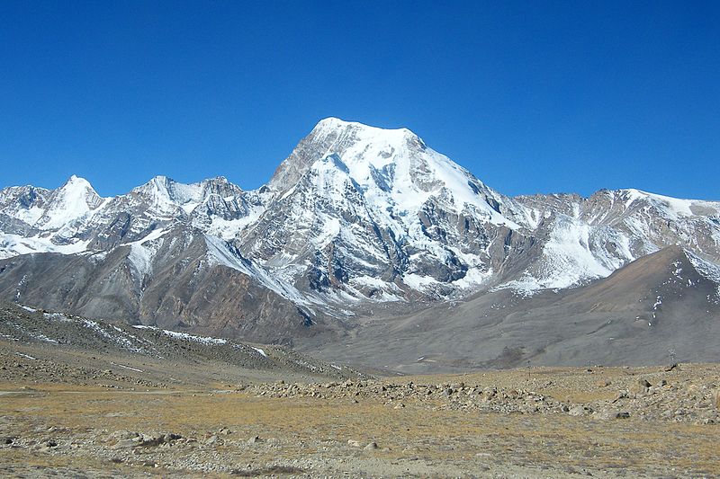 Himalayan cold desert in Sikkim (near India- Tibet border) with Chomo Yummo (6829 m). [photo credit: Wikimedia Commons]